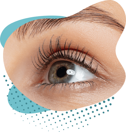Cílios grandes e curvados após procedimento de Lash lifting.